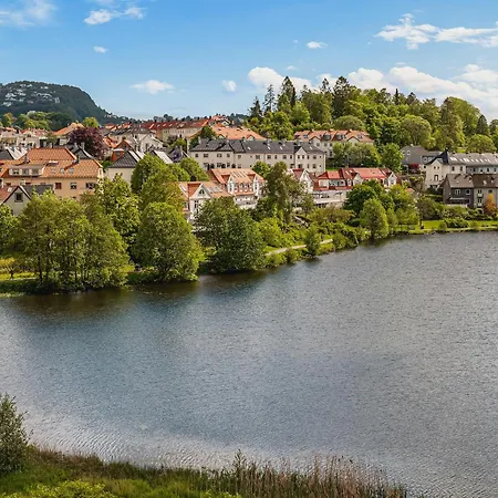 Classy - Family Friendly - Quiet Area Bergen